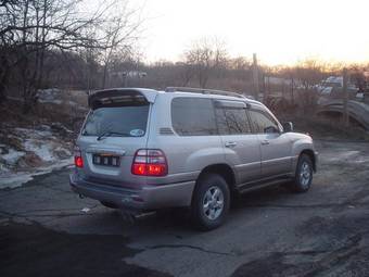 2003 Toyota Land Cruiser Pictures