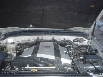 2003 Toyota Land Cruiser Pictures