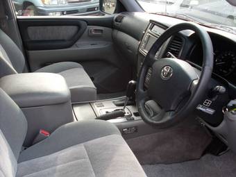 2003 Toyota Land Cruiser Photos