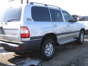 2003 Toyota Land Cruiser Pictures