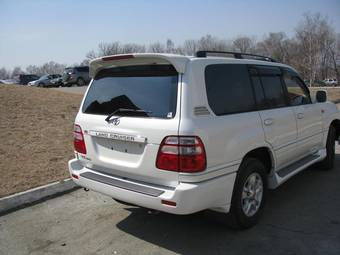 2003 Toyota Land Cruiser Pictures