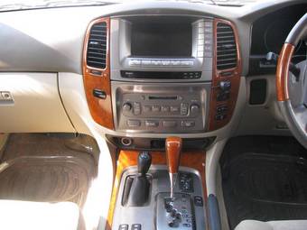 2003 Toyota Land Cruiser Images