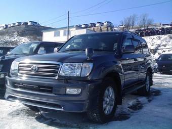 2003 Toyota Land Cruiser Photos