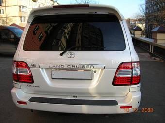 2003 Toyota Land Cruiser Photos