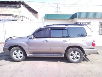 2003 Toyota Land Cruiser Photos