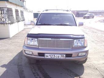 2003 Toyota Land Cruiser Photos
