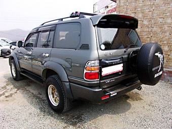 2003 Toyota Land Cruiser Photos