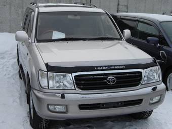 2003 Toyota Land Cruiser Photos