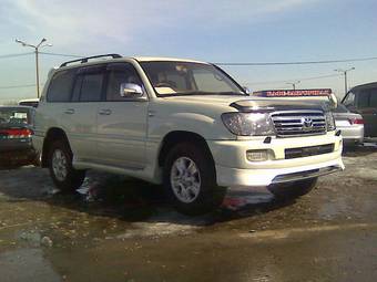 2003 Toyota Land Cruiser Photos