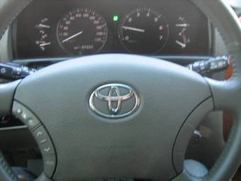 2003 Toyota Land Cruiser Pictures