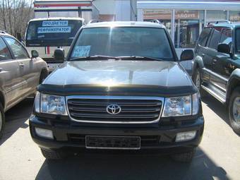 2003 Toyota Land Cruiser Photos