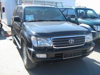2003 Toyota Land Cruiser Photos