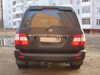 2003 Toyota Land Cruiser Pictures