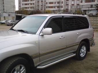 2003 Toyota Land Cruiser Pictures