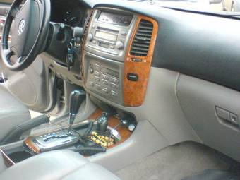 2003 Toyota Land Cruiser Pictures