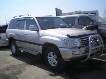 2003 Toyota Land Cruiser Pictures