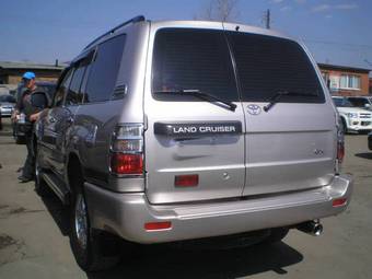 2003 Toyota Land Cruiser Pictures