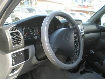 2003 Toyota Land Cruiser Photos