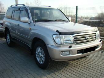 2003 Toyota Land Cruiser Photos