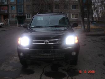 2003 Toyota Land Cruiser Photos
