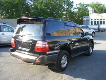 2003 Toyota Land Cruiser Pictures