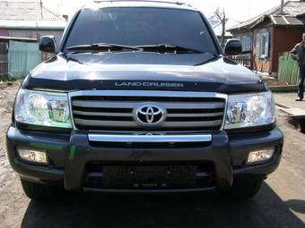 2003 Toyota Land Cruiser Pictures