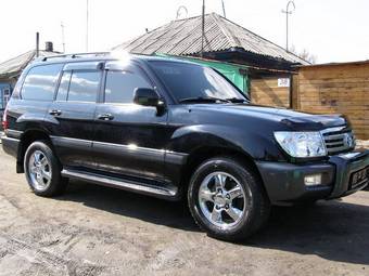 2003 Toyota Land Cruiser Photos