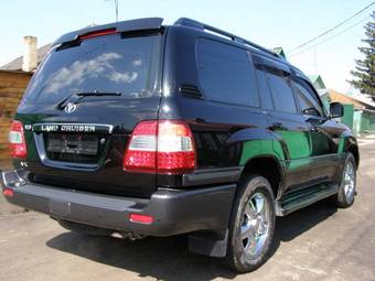 2003 Toyota Land Cruiser Photos