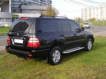 2003 Toyota Land Cruiser Photos