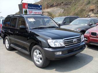 2003 Toyota Land Cruiser Pictures