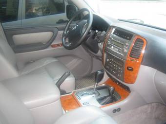 2003 Toyota Land Cruiser Photos