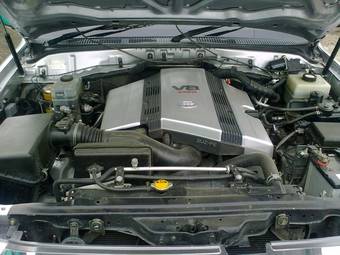 2003 Toyota Land Cruiser Photos