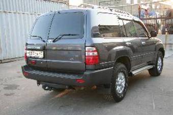 2003 Toyota Land Cruiser Photos