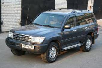 2003 Toyota Land Cruiser Photos
