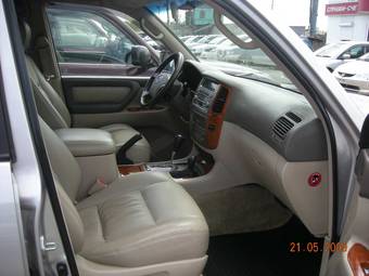 2003 Toyota Land Cruiser Pictures