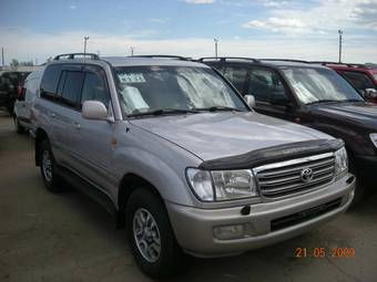 2003 Toyota Land Cruiser Photos