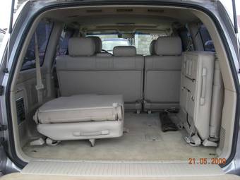 2003 Toyota Land Cruiser Photos