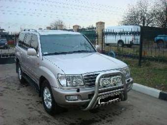 2003 Toyota Land Cruiser Pics