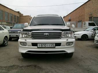 2003 Toyota Land Cruiser Photos