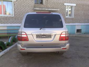 2003 Toyota Land Cruiser Photos