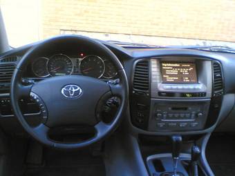 2003 Toyota Land Cruiser Pictures