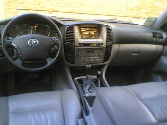 2003 Toyota Land Cruiser Photos