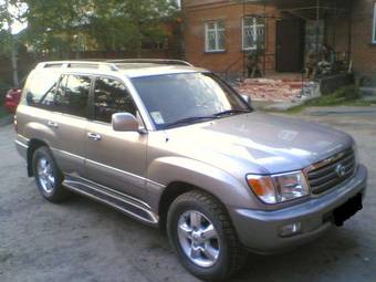 2003 Toyota Land Cruiser Pics