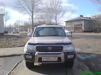 2003 Toyota Land Cruiser Photos