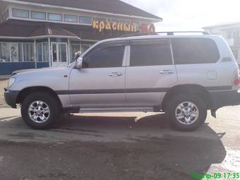 2003 Toyota Land Cruiser Pictures