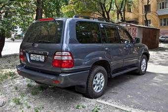 2003 Toyota Land Cruiser Photos