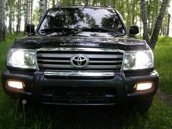 2003 Toyota Land Cruiser Pictures