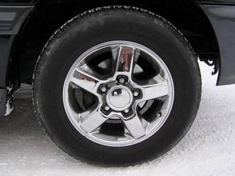 2003 Toyota Land Cruiser Pictures
