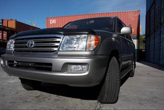 2003 Toyota Land Cruiser Pictures