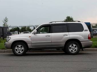 2003 Toyota Land Cruiser Pics